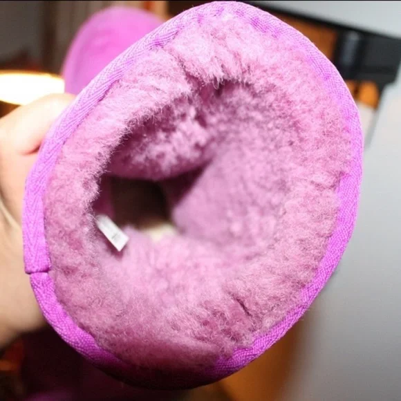 UGGs size 5 - Picture 5 of 5